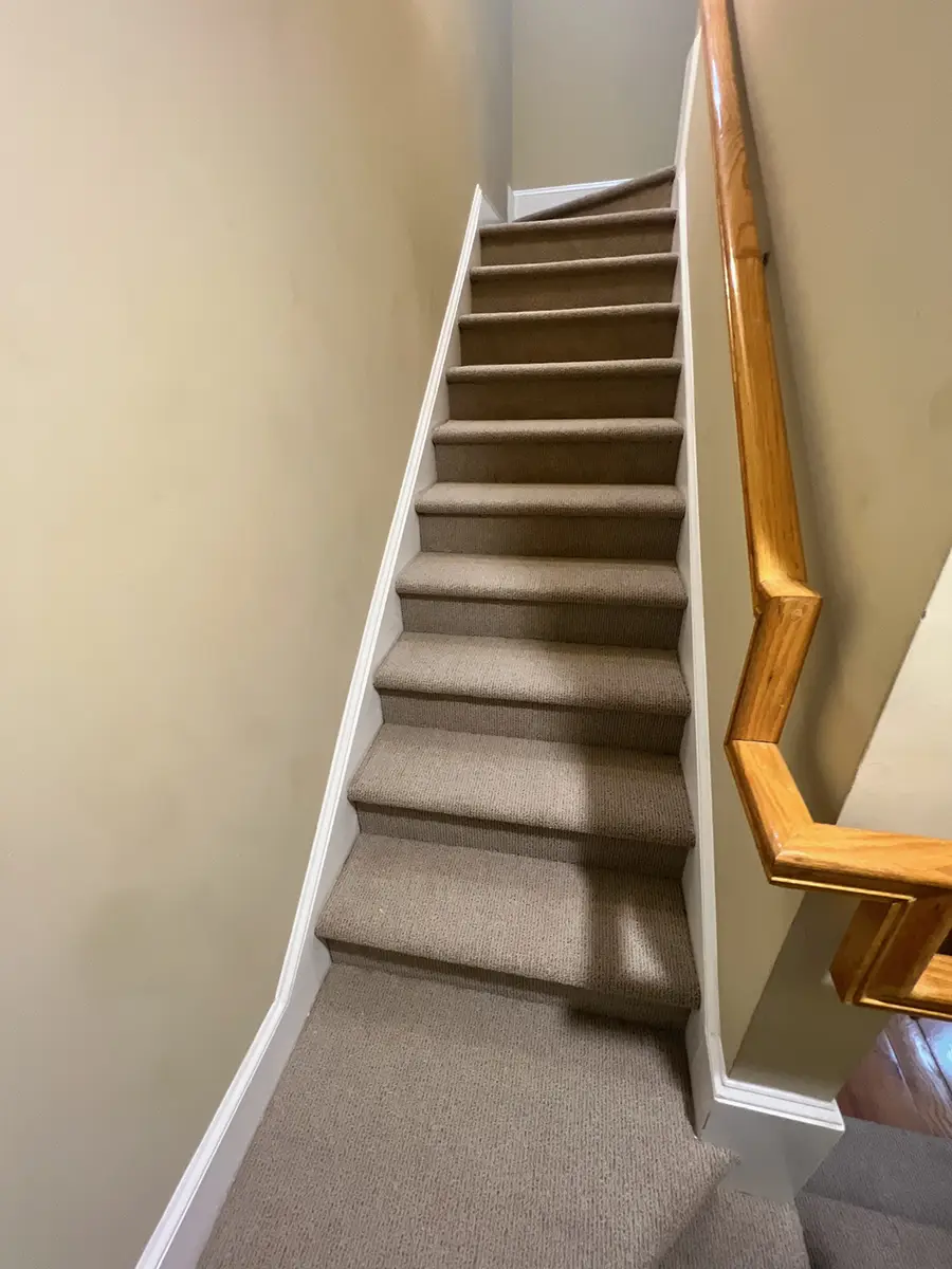 Triangle Flooring - Stairway carpet flooring install